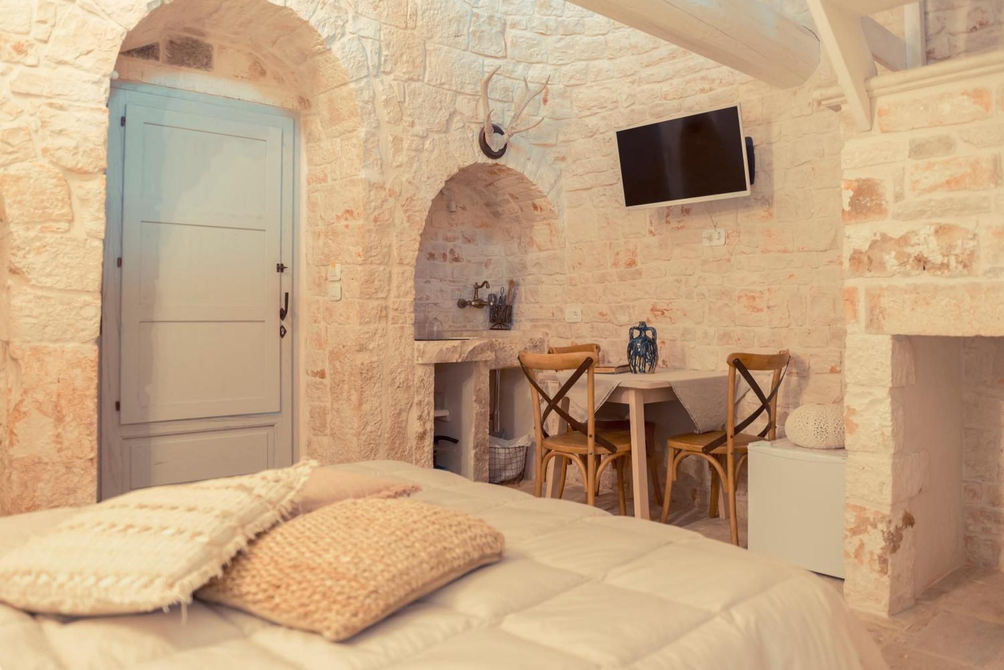 Trulli Antichi Mestieri - Widespread Trulli In The Historic Center Bed & Breakfast Алберобело Екстериор снимка
