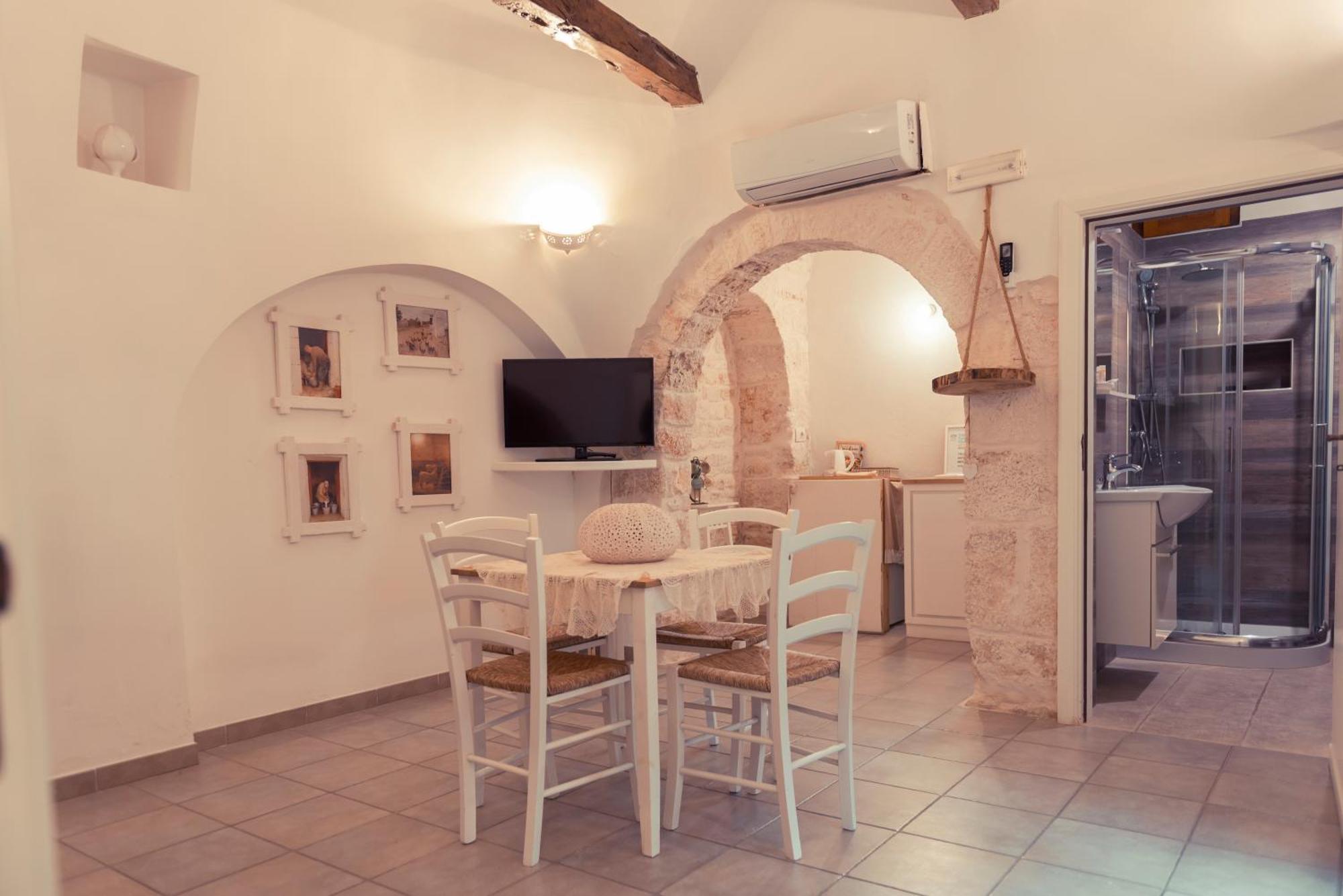 Trulli Antichi Mestieri - Widespread Trulli In The Historic Center Bed & Breakfast Алберобело Екстериор снимка