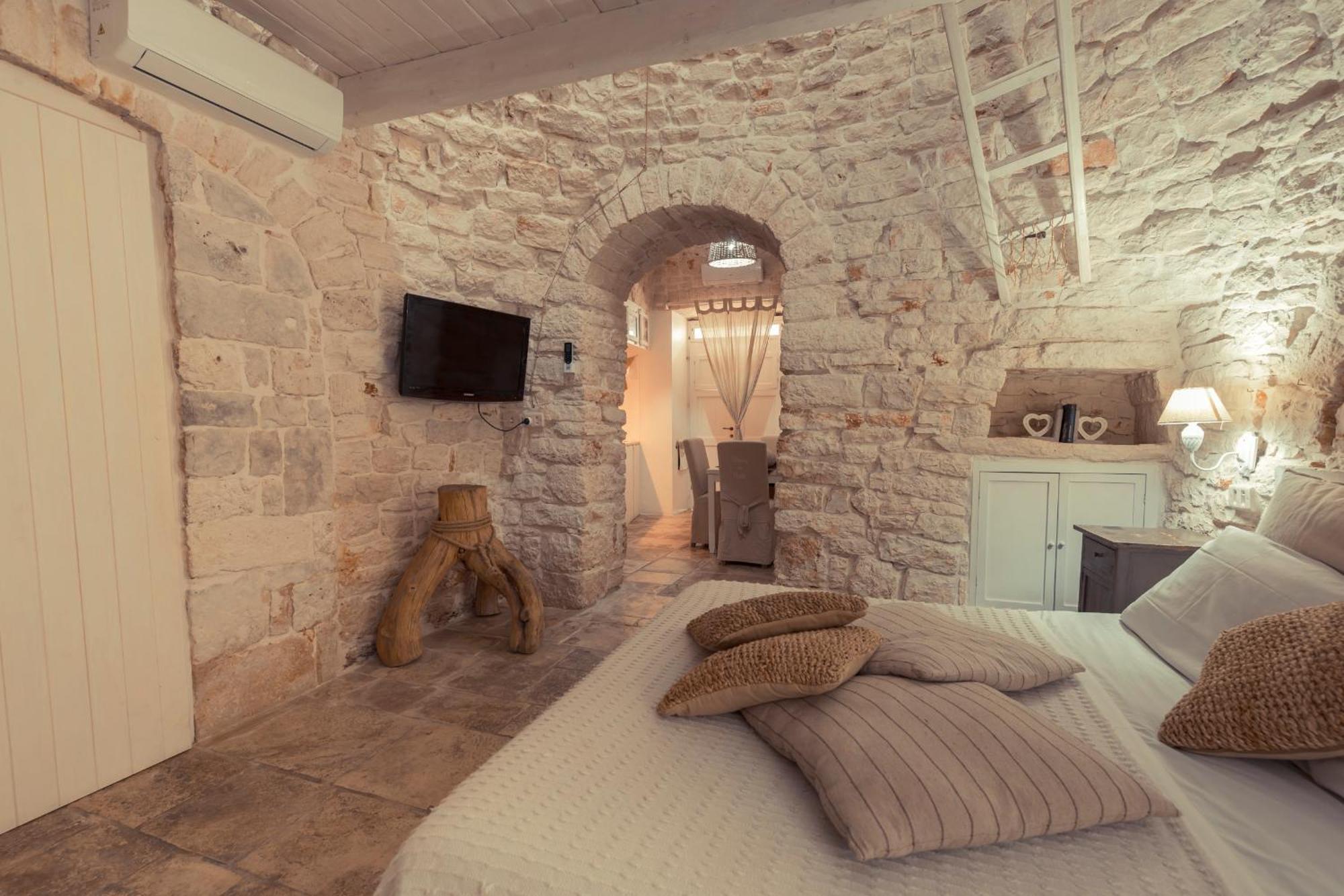 Trulli Antichi Mestieri - Widespread Trulli In The Historic Center Bed & Breakfast Алберобело Екстериор снимка