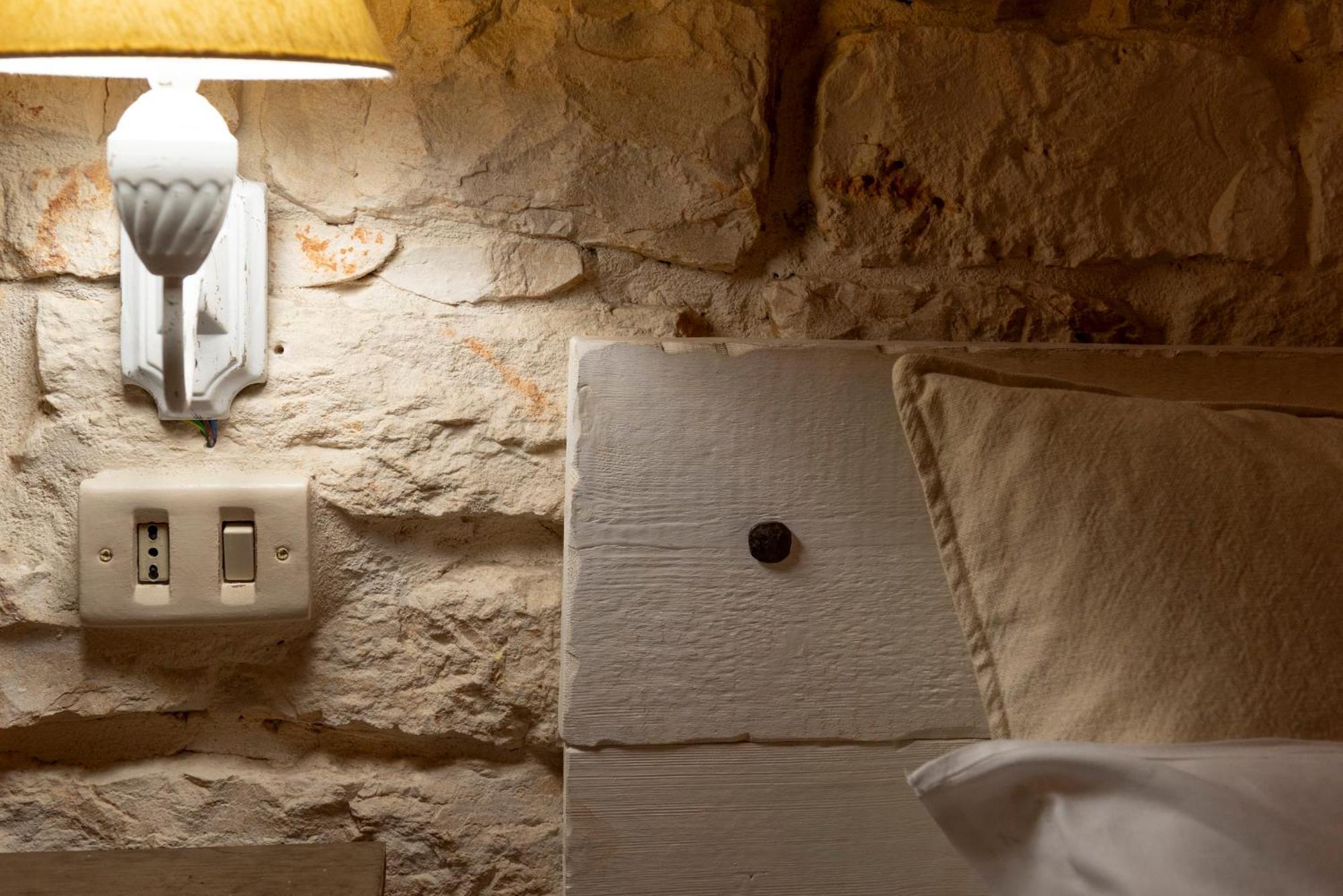 Trulli Antichi Mestieri - Widespread Trulli In The Historic Center Bed & Breakfast Алберобело Екстериор снимка