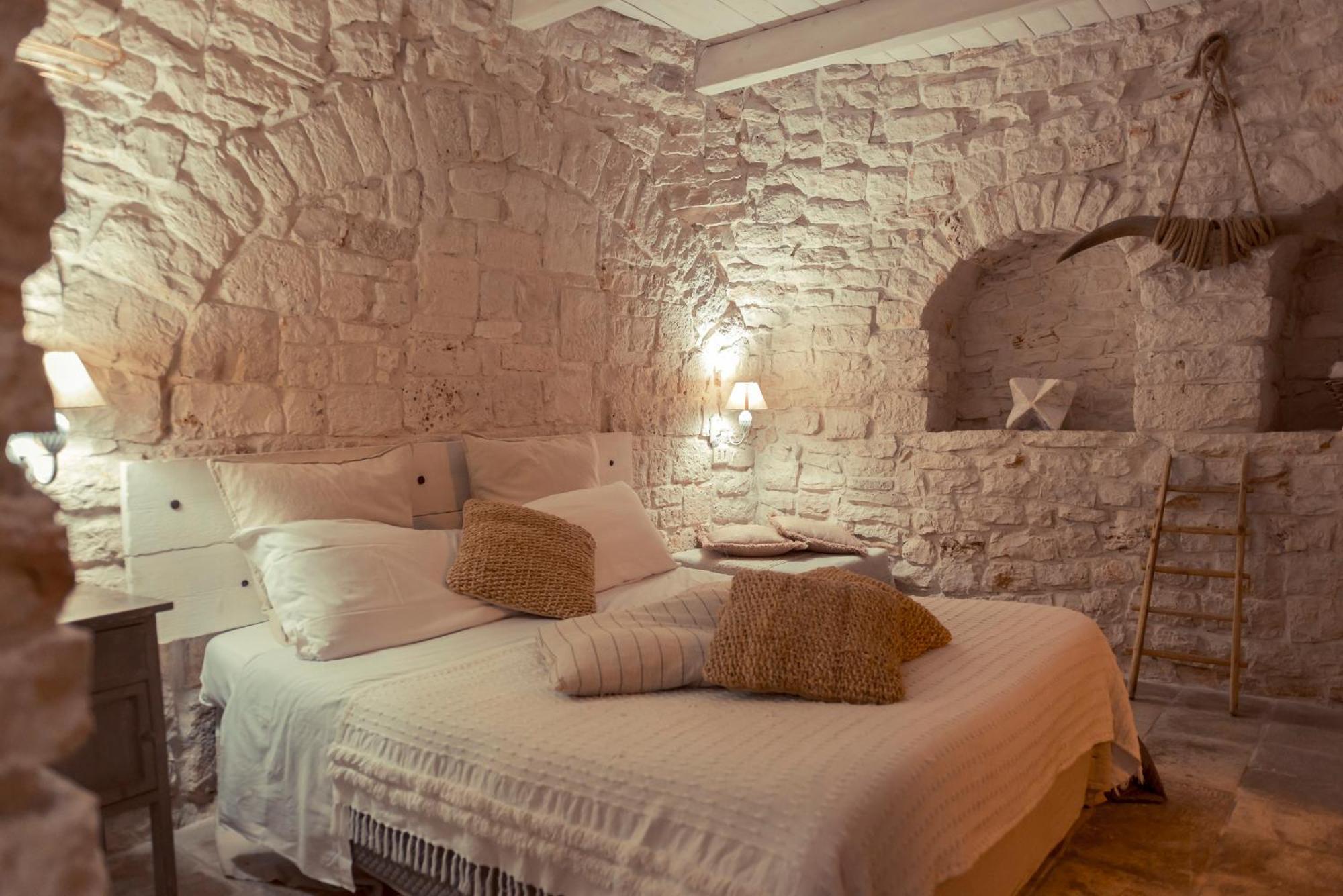 Trulli Antichi Mestieri - Widespread Trulli In The Historic Center Bed & Breakfast Алберобело Екстериор снимка