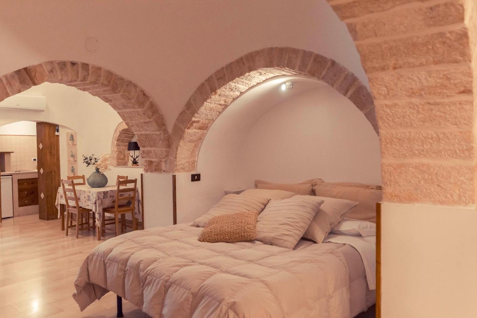 Trulli Antichi Mestieri - Widespread Trulli In The Historic Center Bed & Breakfast Алберобело Екстериор снимка