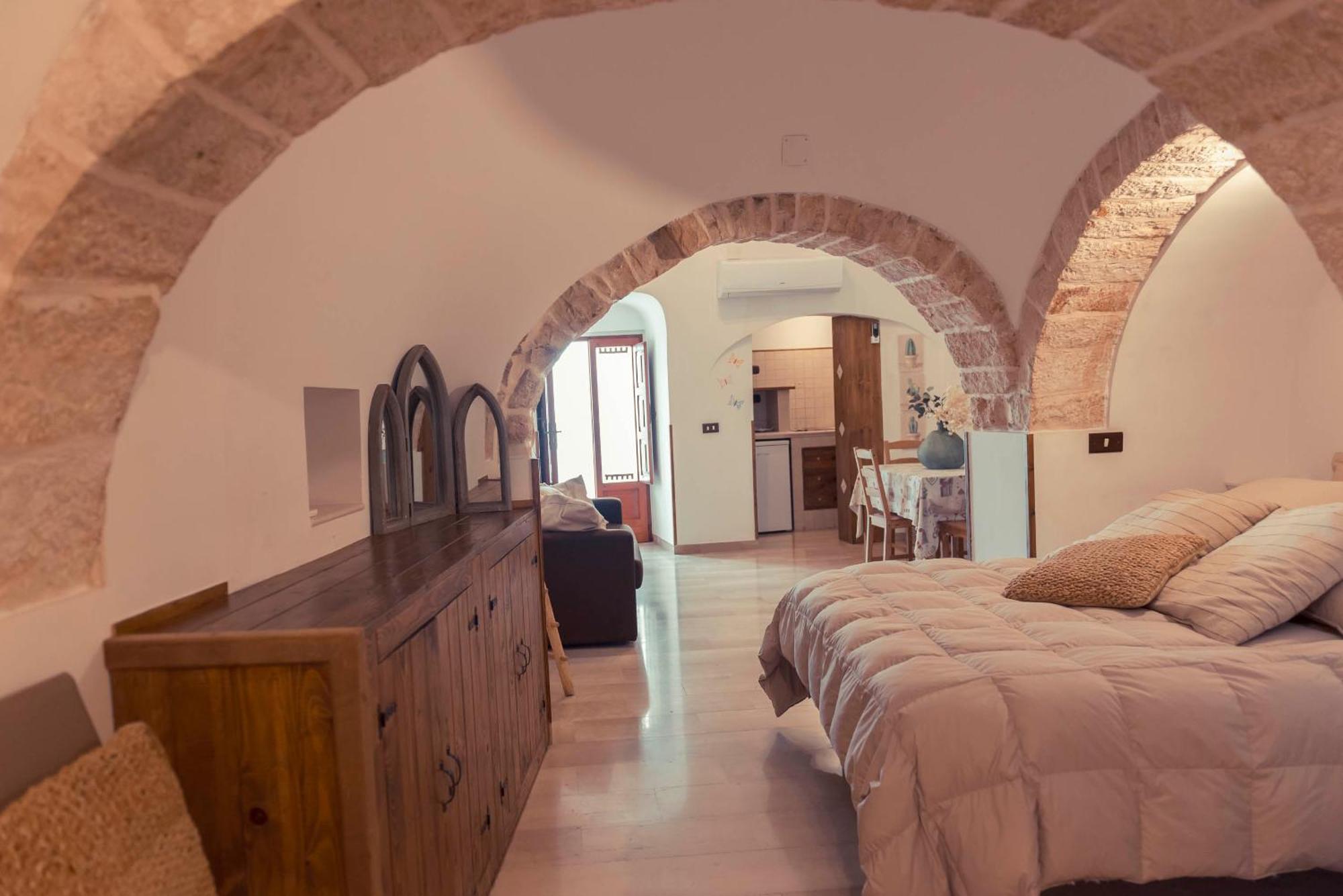 Trulli Antichi Mestieri - Widespread Trulli In The Historic Center Bed & Breakfast Алберобело Екстериор снимка