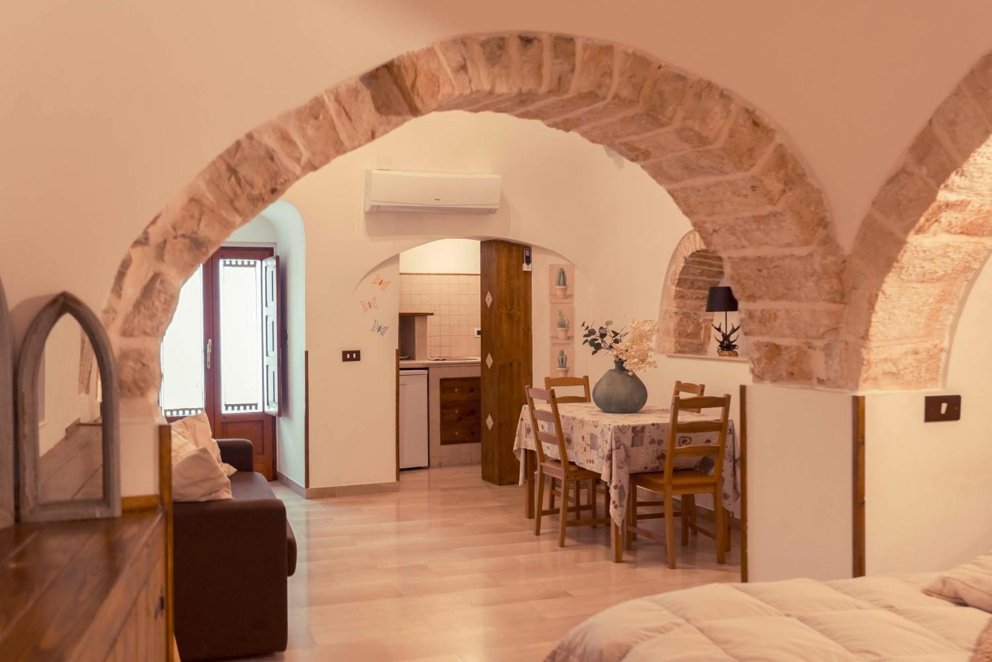 Trulli Antichi Mestieri - Widespread Trulli In The Historic Center Bed & Breakfast Алберобело Екстериор снимка
