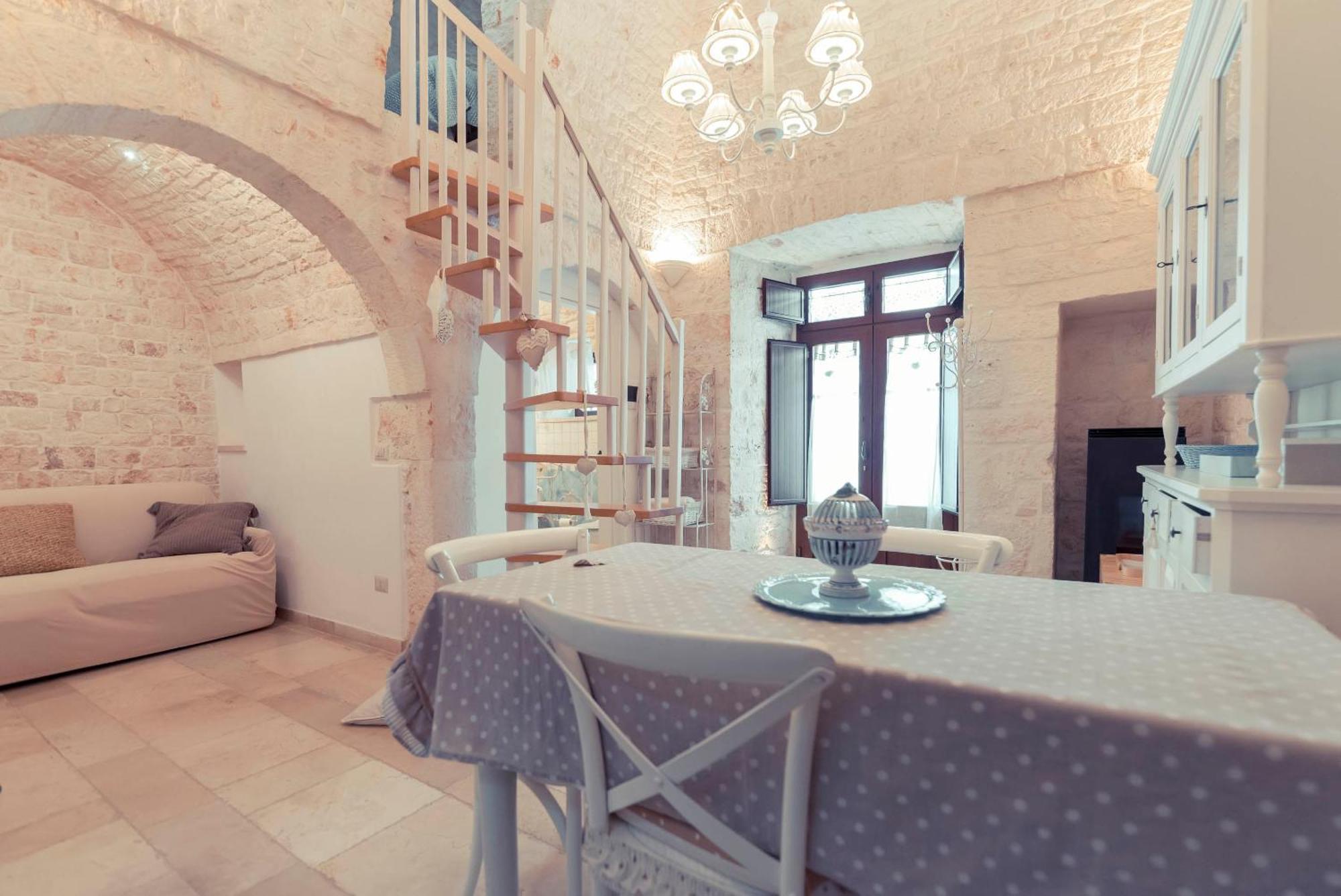 Trulli Antichi Mestieri - Widespread Trulli In The Historic Center Bed & Breakfast Алберобело Екстериор снимка