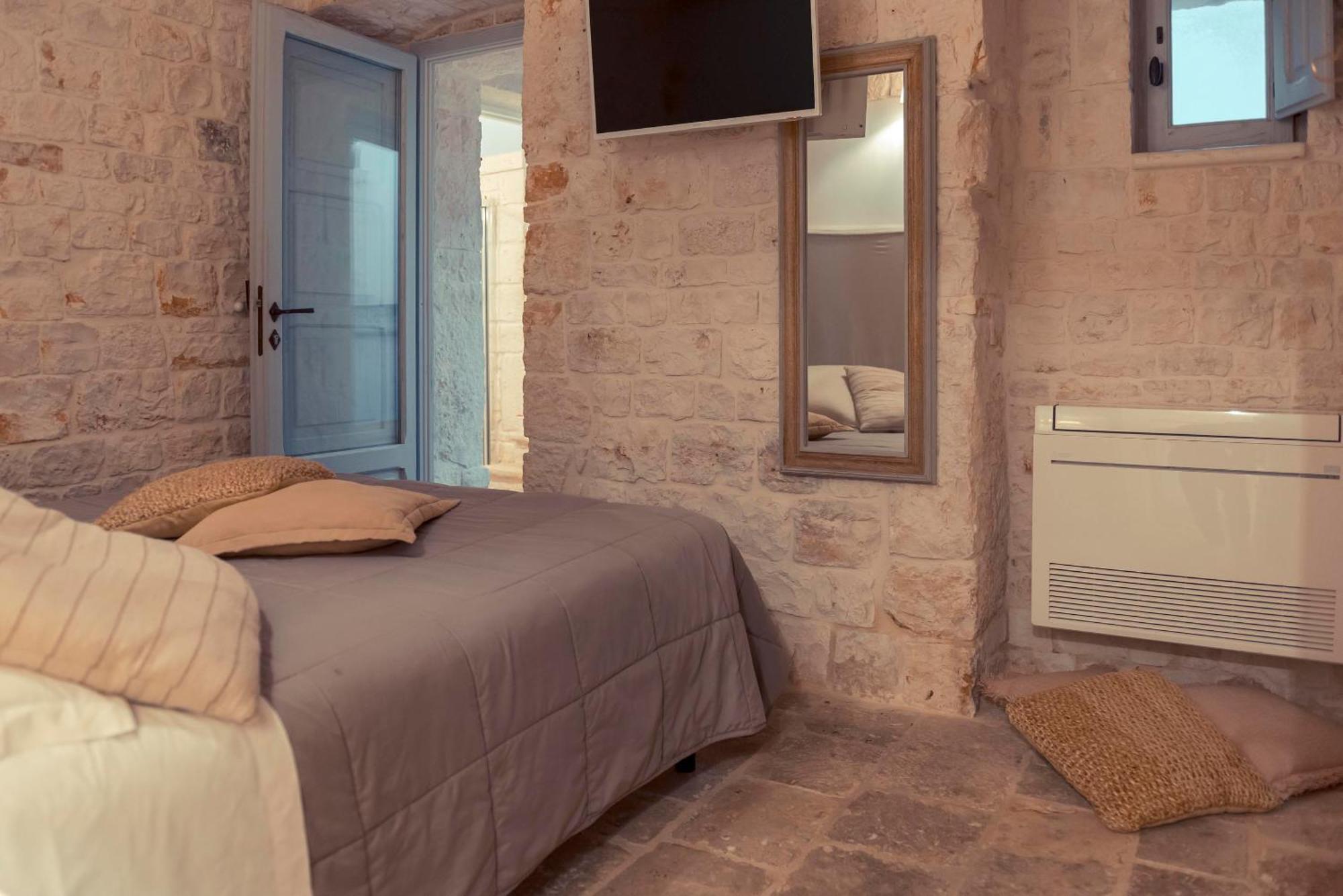 Trulli Antichi Mestieri - Widespread Trulli In The Historic Center Bed & Breakfast Алберобело Екстериор снимка