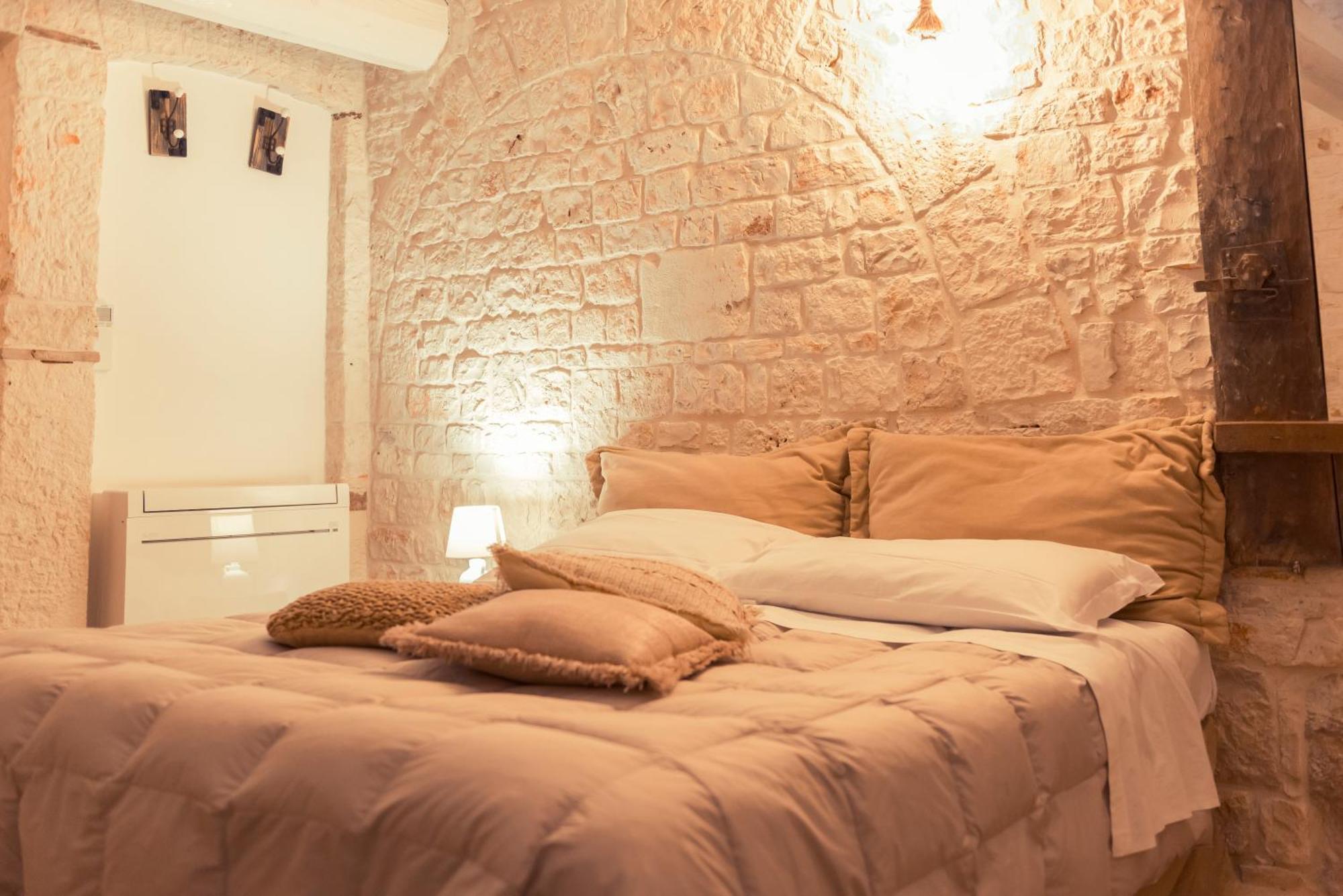 Trulli Antichi Mestieri - Widespread Trulli In The Historic Center Bed & Breakfast Алберобело Екстериор снимка