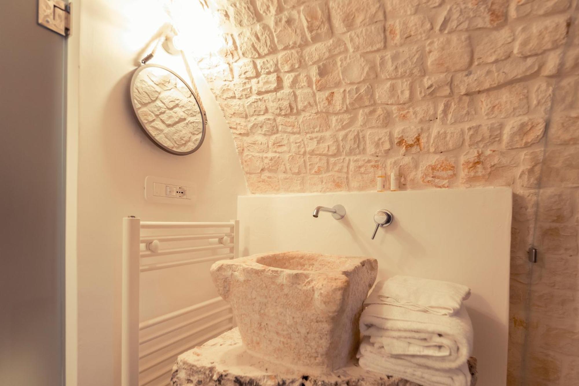 Trulli Antichi Mestieri - Widespread Trulli In The Historic Center Bed & Breakfast Алберобело Екстериор снимка