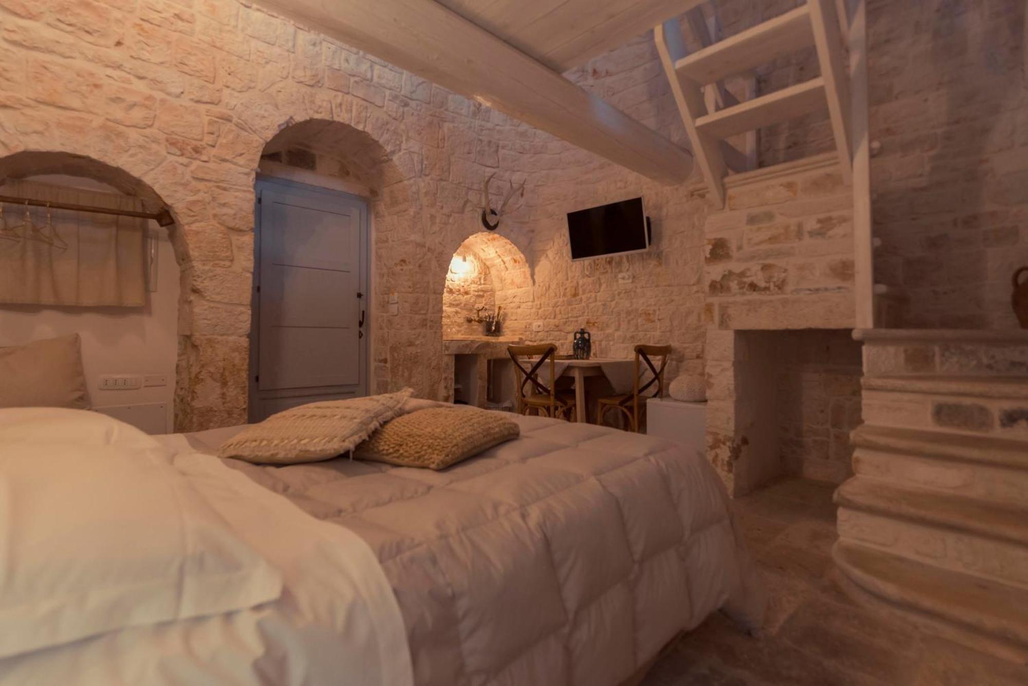 Trulli Antichi Mestieri - Widespread Trulli In The Historic Center Bed & Breakfast Алберобело Екстериор снимка