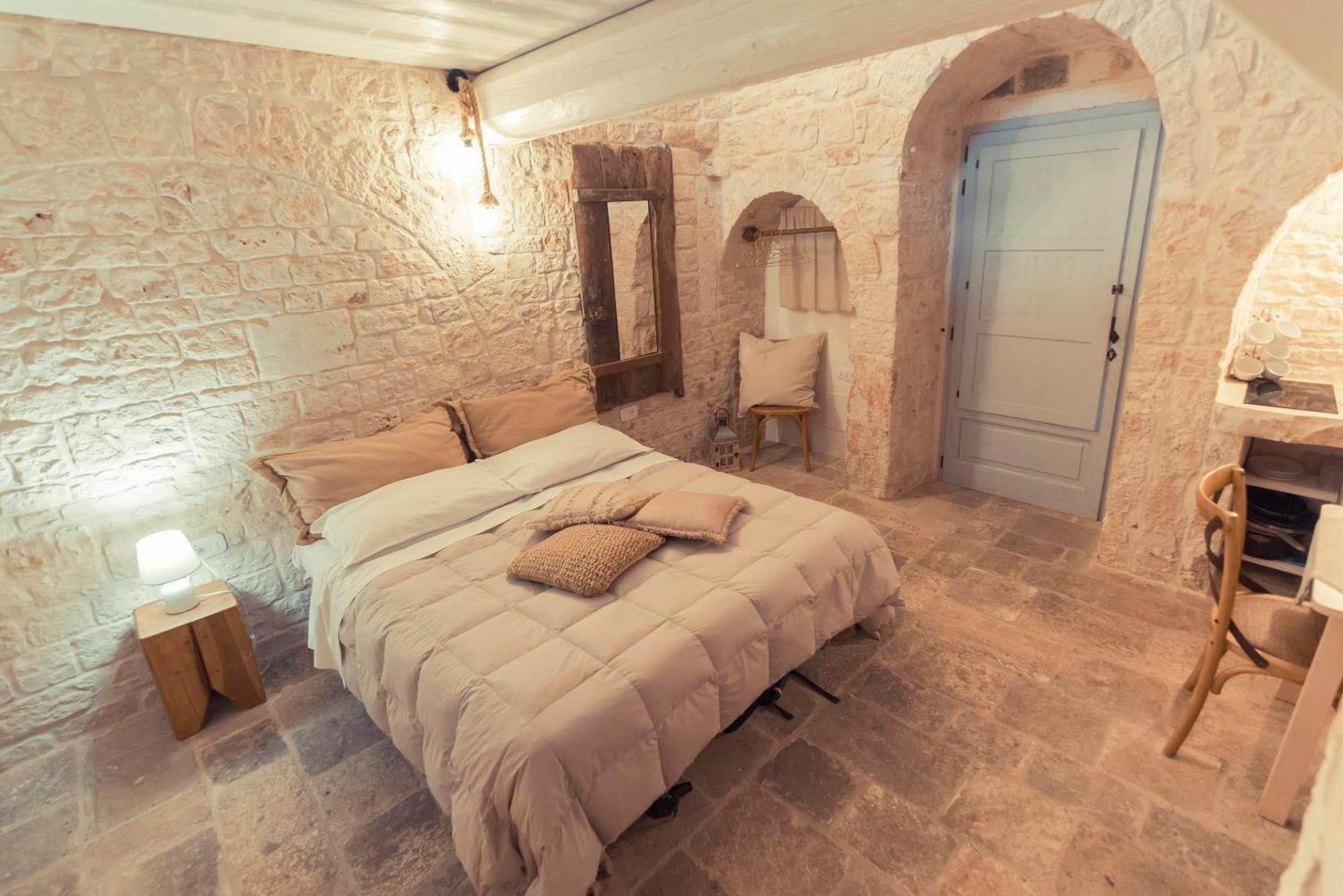 Trulli Antichi Mestieri - Widespread Trulli In The Historic Center Bed & Breakfast Алберобело Екстериор снимка