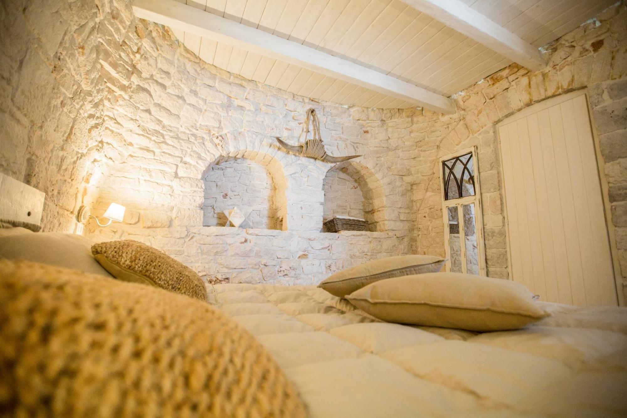 Trulli Antichi Mestieri - Widespread Trulli In The Historic Center Bed & Breakfast Алберобело Екстериор снимка